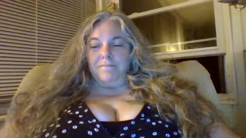 hippysnewhere online show from 06.27.26
