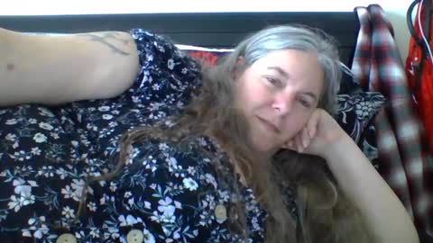 hippysnewhere online show from 07.24.26