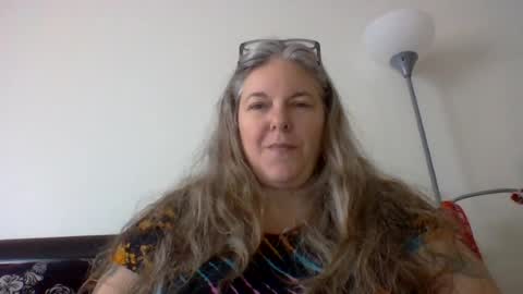 hippysnewhere online show from 07.25.26