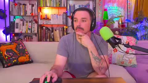 HipsterTrash Clark one half of Task Manager online show from 06.30.26