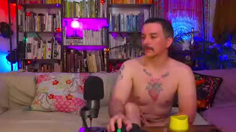 HipsterTrash Clark one half of Task Manager online show from 07.05.26