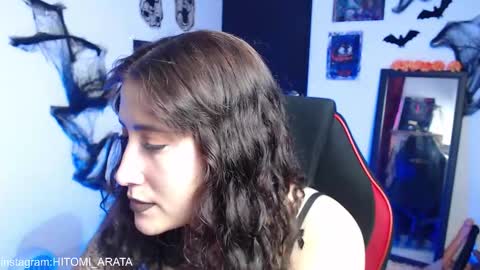 Hitomi Arata online show from 11.24.25