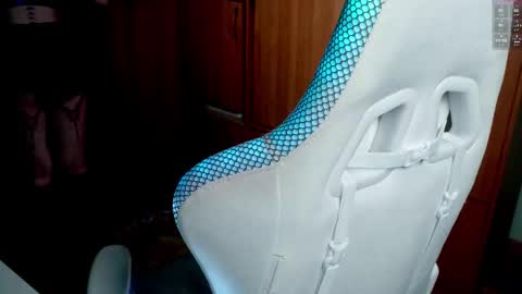 Holly online show from 12.15.25