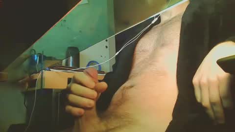 Snapshot of hockeybrad92 chatting on 01.31.25 Hairy Hockey Player 92 online show from 01.31.25