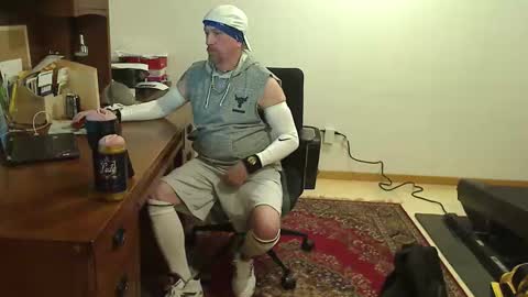 Snapshot of hockeybud chatting on 11.08.25 Rick online show from 11.08.25