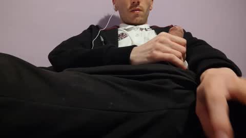 Hocthus -  online show from 02.04.25