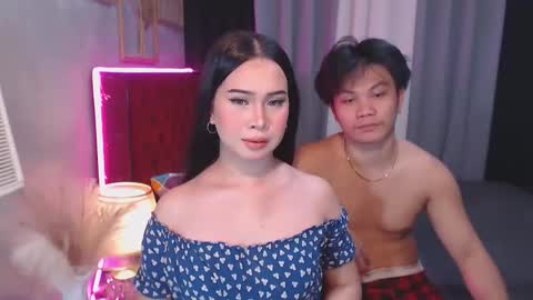 Snapshot of hoelymolly chatting on 10.25.25 hoelymolly online show from 10.25.25