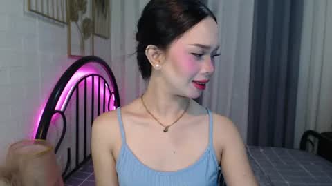 hoelymolly online show from 06.30.26