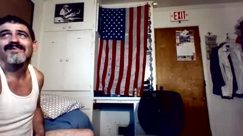 Snapshot of hoglegg99384194 chatting on 10.13.25 hoglegg99384194 online show from 10.13.25