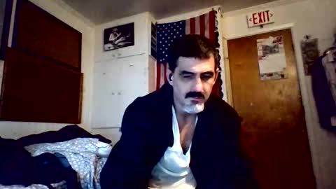 Snapshot of hoglegg99384194 chatting on 10.16.25 hoglegg99384194 online show from 10.16.25