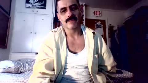 Snapshot of hoglegg99384194 chatting on 10.31.25 hoglegg99384194 online show from 10.31.25