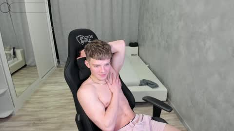 Snapshot of hogrider192 chatting on 01.23.25 Victor online show from 01.23.25