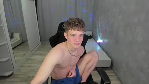 Snapshot of hogrider192 chatting on 01.28.25 Victor online show from 01.28.25