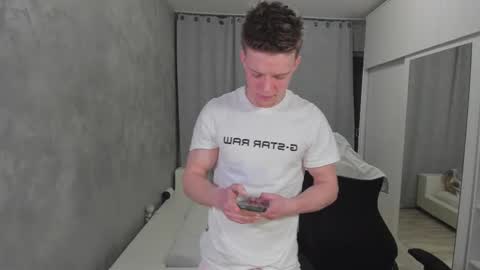 Snapshot of hogrider192 chatting on 03.12.25 Victor online show from 03.12.25