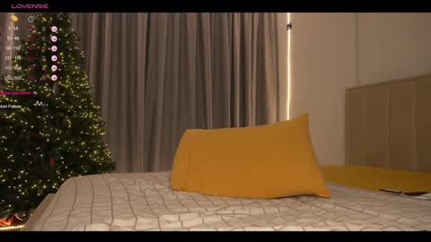 julia online show from 01.08.25