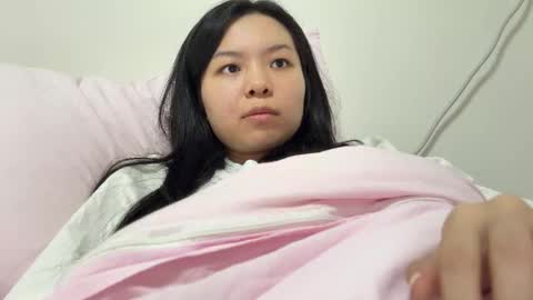 Snapshot of hola_sunflower chatting on 11.09.25 amy online show from 11.09.25