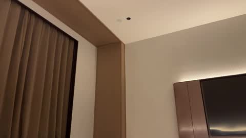 Snapshot of hola_sunflower chatting on 11.16.25 amy online show from 11.16.25