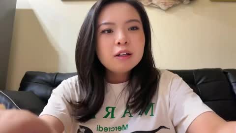 Snapshot of hola_sunflower chatting on 06.05.26 amy online show from 06.05.26
