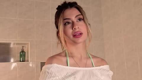 Moni Monica online show from 10.04.25