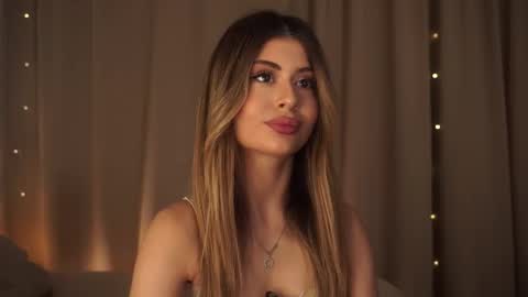 Moni Monica online show from 11.19.25