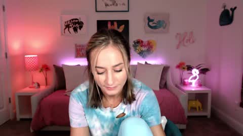 Snapshot of holihurricane chatting on 02.05.25 Holi Hurricane online show from 02.05.25