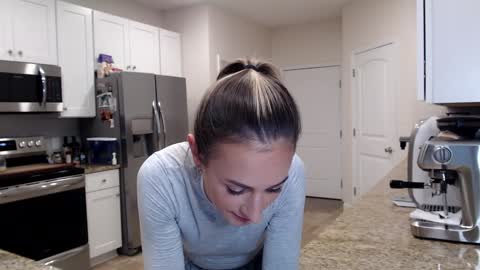 Holi Hurricane online show from 09.23.25