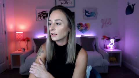 Holi Hurricane online show from 09.27.25