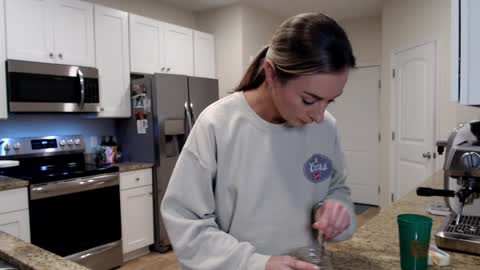 Holi Hurricane online show from 11.21.25