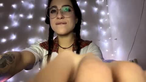 Snapshot of hollisfairfax chatting on 11.25.25 Kerri online show from 11.25.25