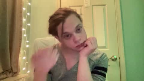 Snapshot of holly23hopefull chatting on 12.25.24 Hollys Drive threw Side Of CB. online show from 12.25.24