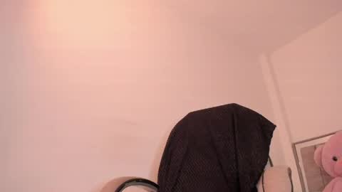Snapshot of holly_16 chatting on 05.09.26 holly_16 online show from 05.09.26
