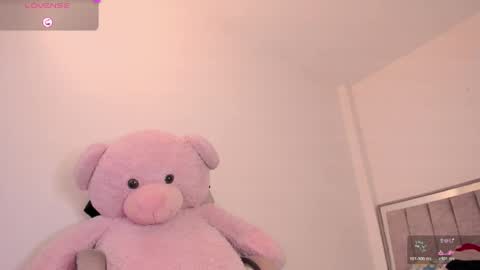 Snapshot of holly_16 chatting on 06.01.26 holly_16 online show from 06.01.26