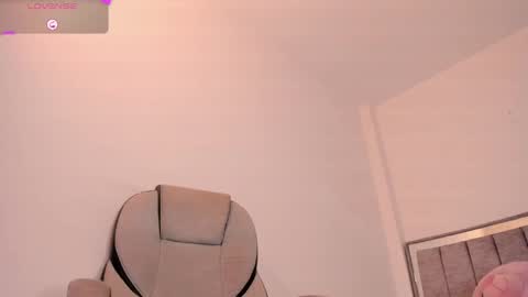 Snapshot of holly_16 chatting on 06.05.26 holly_16 online show from 06.05.26