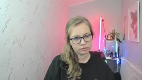 Holly online show from 10.07.25