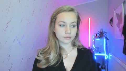 Holly online show from 10.21.25