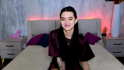 Holly online show from 05.12.26