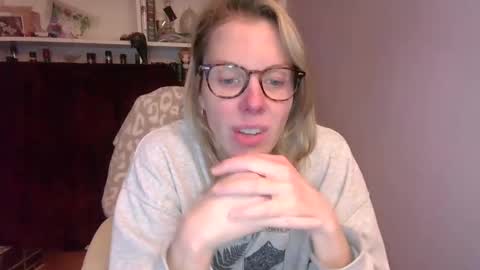 holly_bourbon online show from 11.21.25