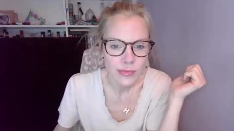 holly_bourbon online show from 03.06.26