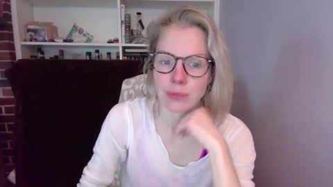 holly_bourbon online show from 03.11.26