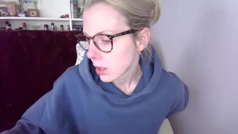 holly_bourbon online show from 03.19.26