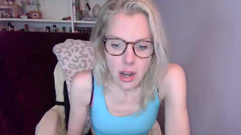 holly_bourbon online show from 03.31.26