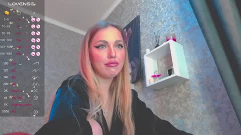 holly_molly8 online show from 12.08.24