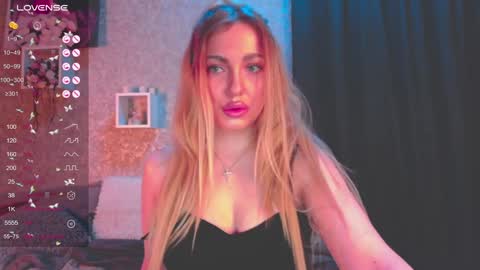 holly_molly8 online show from 01.16.25
