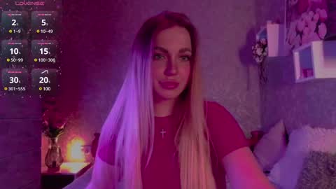 holly_molly8 online show from 02.25.25