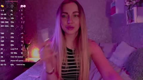 holly_molly8 online show from 03.06.25