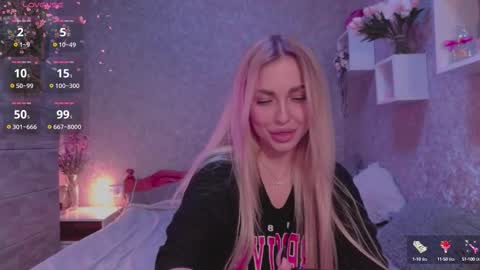 holly_molly8 online show from 10.04.25