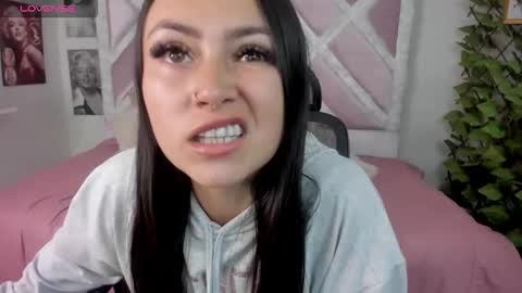 Holly online show from 11.28.25