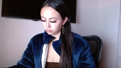Holly online show from 05.08.26