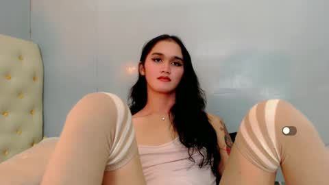 Snapshot of holly_sunshine69 chatting on 12.26.24 Apple online show from 12.26.24