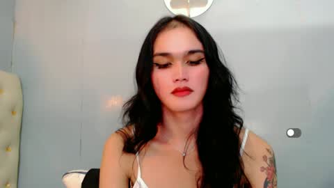 Snapshot of holly_sunshine69 chatting on 12.27.24 Apple online show from 12.27.24